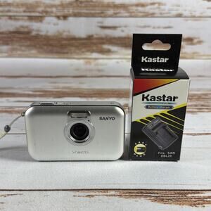 Sanyo Xacti VPC-E6 Digital Camera Silver 6MP w/ Battery & Charger TESTED